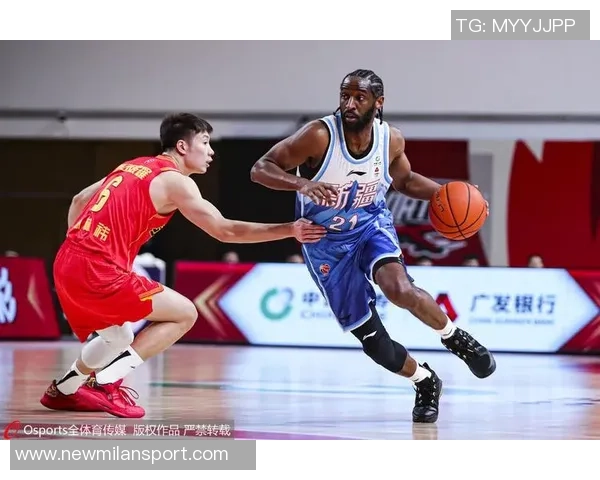 布兰登克拉克赛季首秀表现回顾6分3板1助1断5犯规引发关注